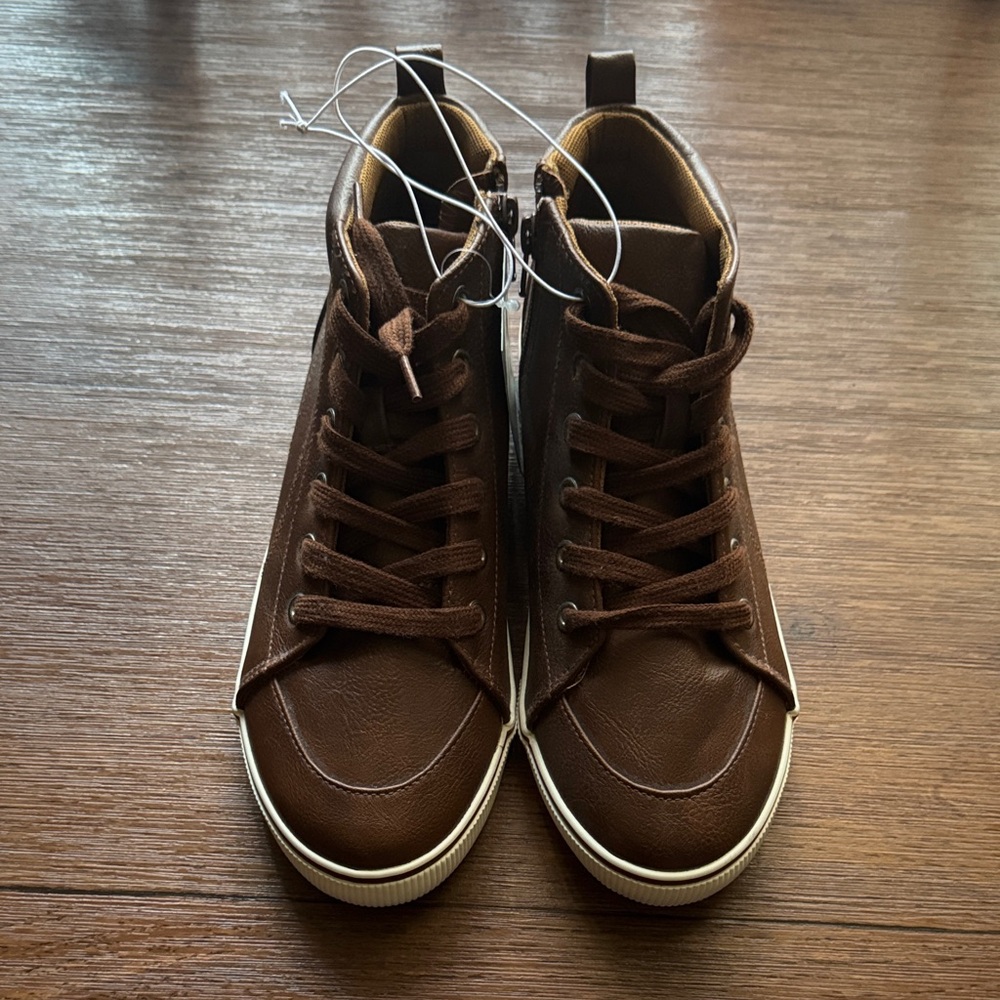 Cat & Jack Boy’s Dark Brown High-Top Sneakers